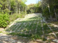 東側崩壊地の対策工下方全景